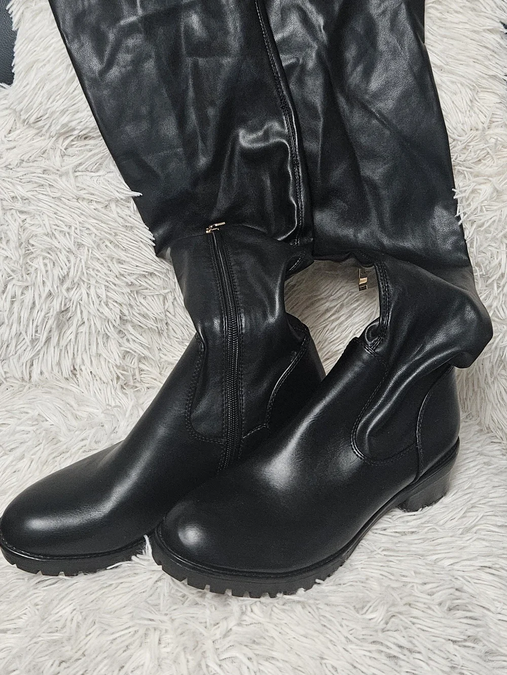 Sculpted Black Over-the-Knee Fashion Boots